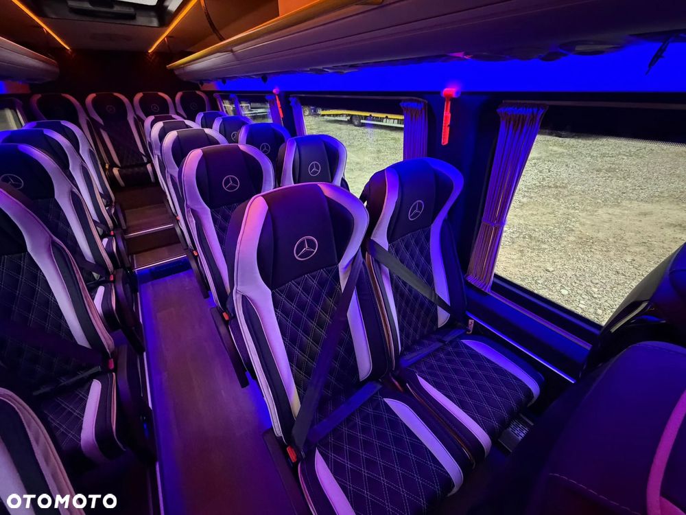 Mercedes-Benz Sprinter 519 - 18