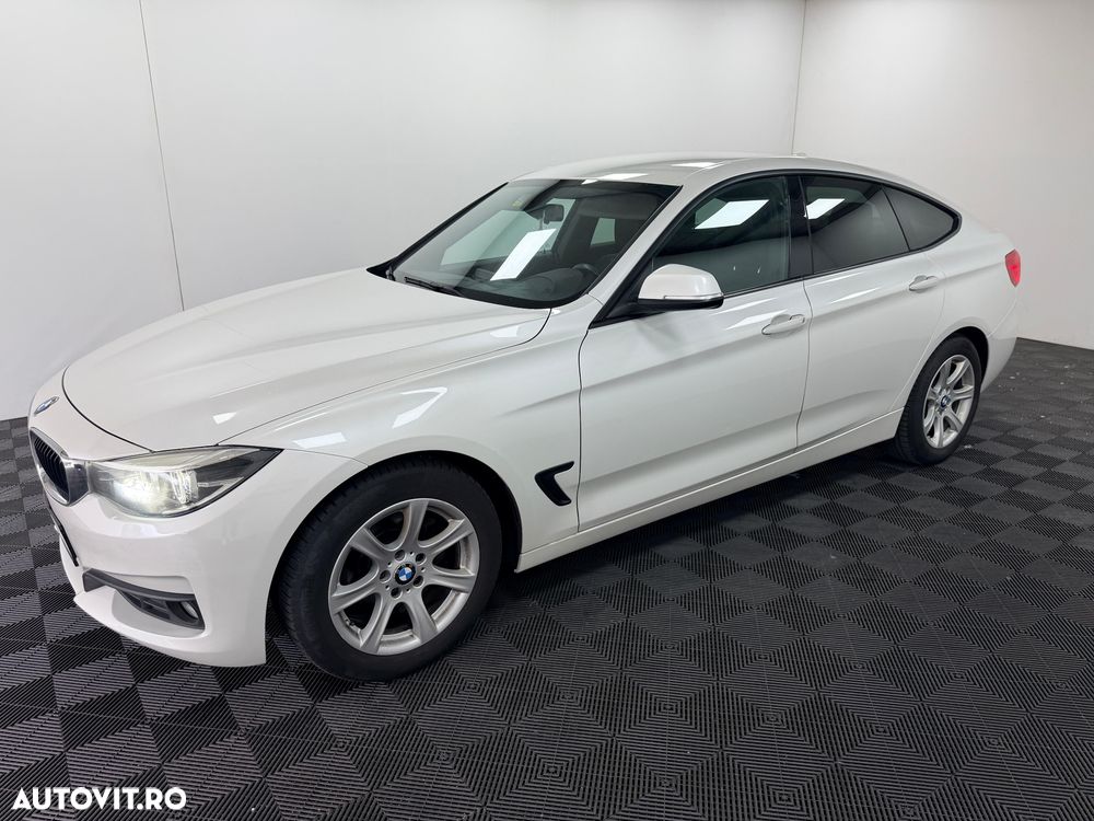 BMW Seria 3 318d Aut. Luxury Line - 27