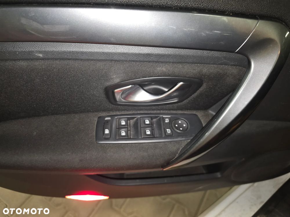 Renault Laguna dCi 110 FAP Dynamique - 21