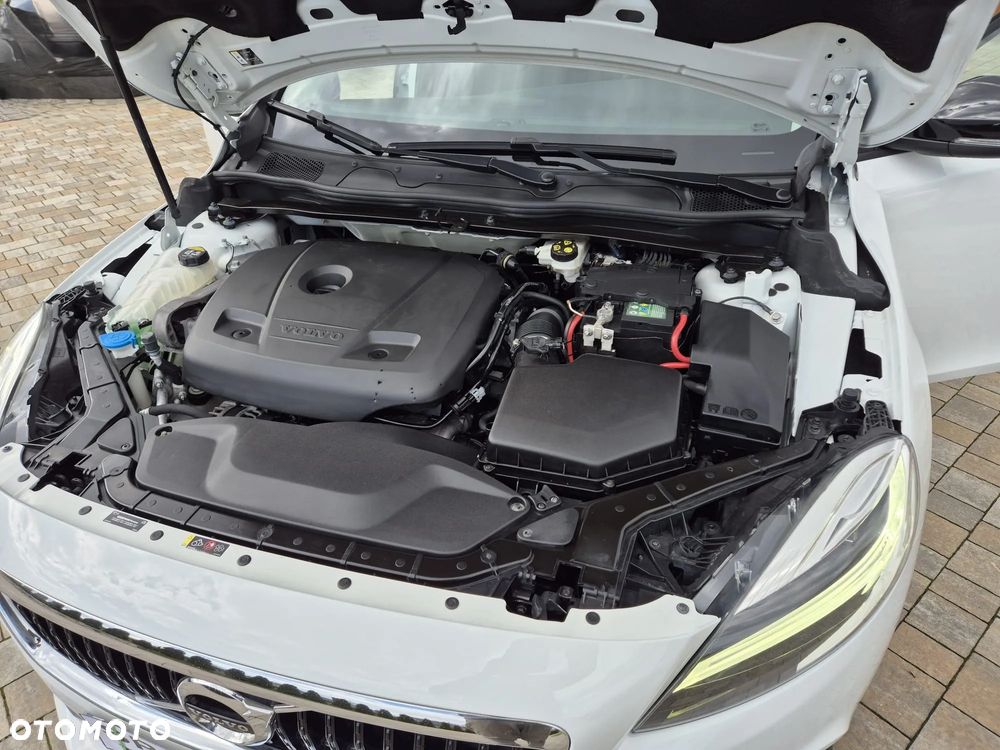 Volvo V40 Cross Country T3 Geartronic Momentum - 11