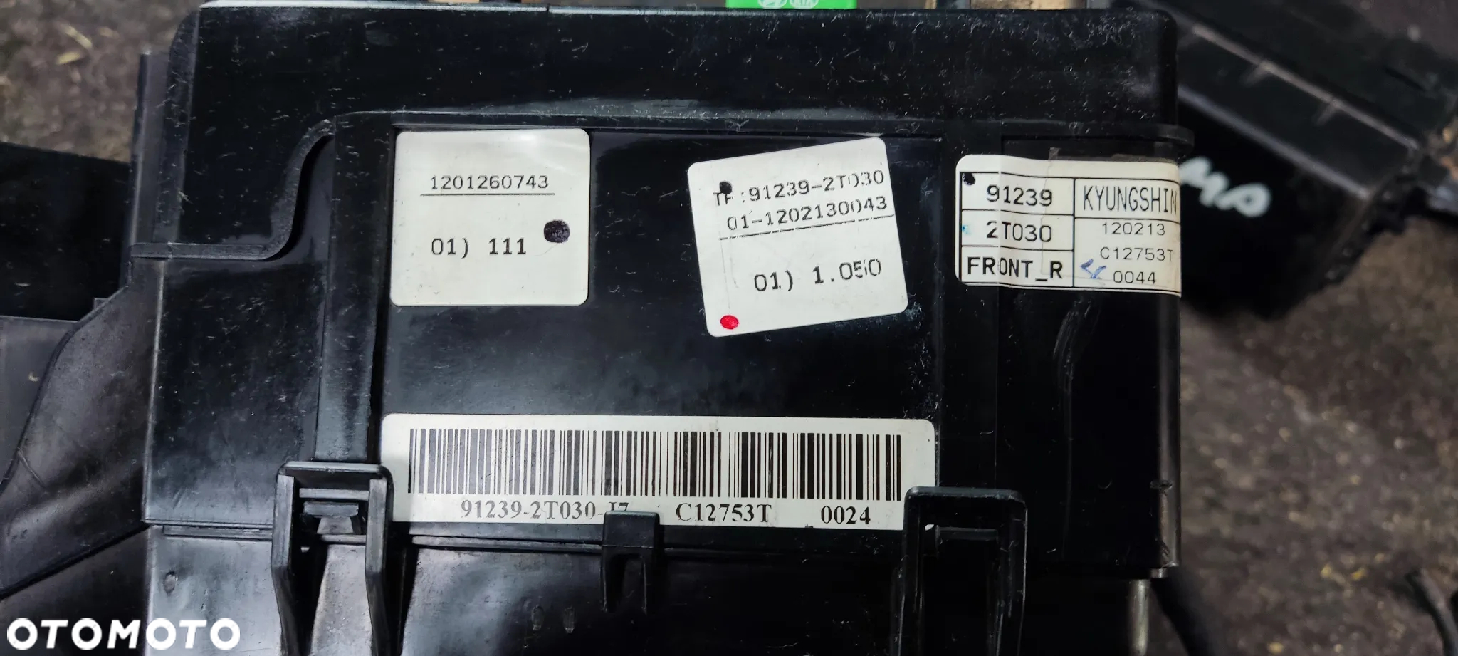 KIA OPTIMA III SKRZYNKA BEZPIECZNIKÓW PUSZKA 91239-2T030 - 3