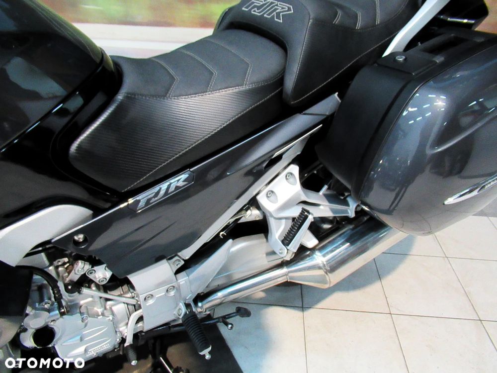 Yamaha FJR - 33