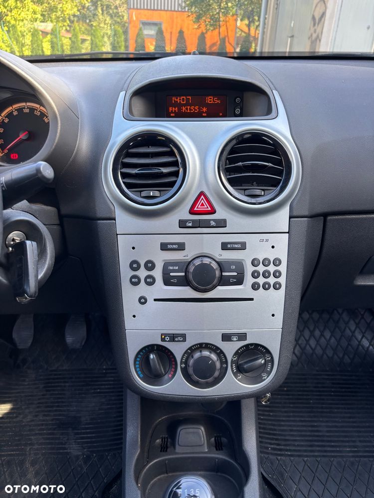 Opel Corsa 1.0 12V Essentia - 26
