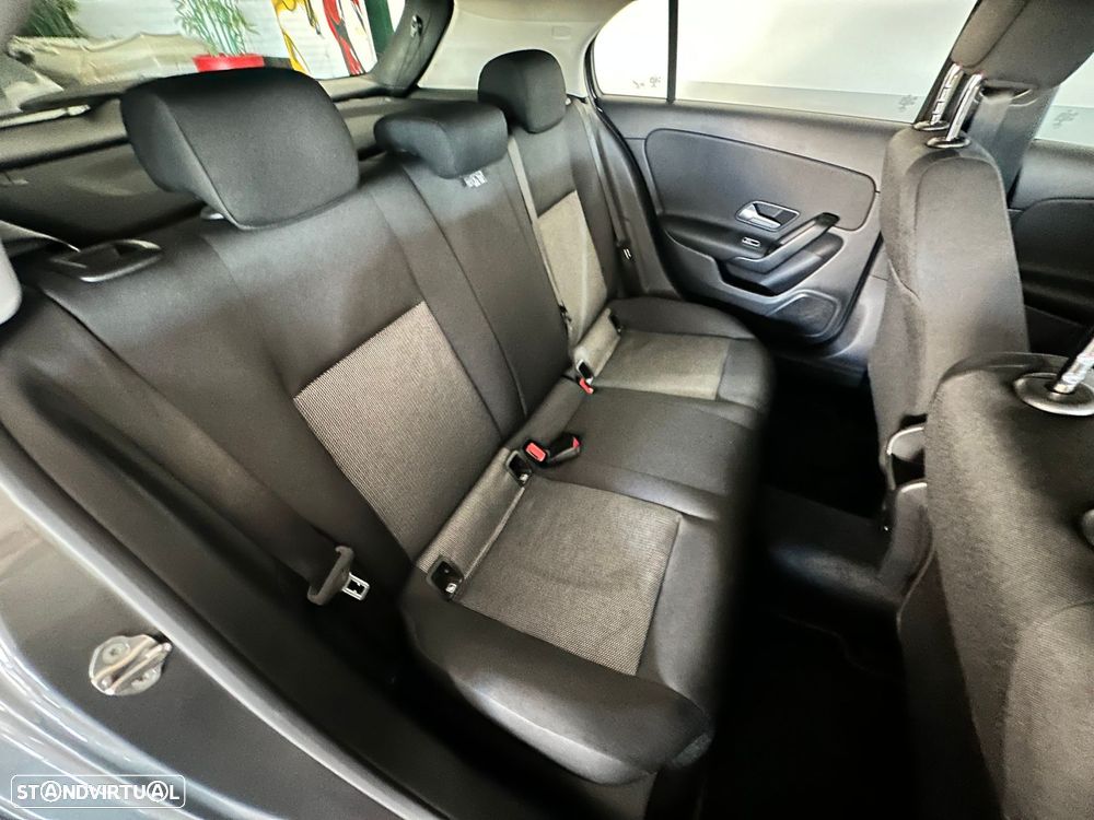 Mercedes-Benz A 180 7G-DCT Edition 2021 - 32