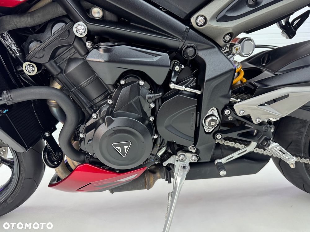 Triumph Street Triple - 28