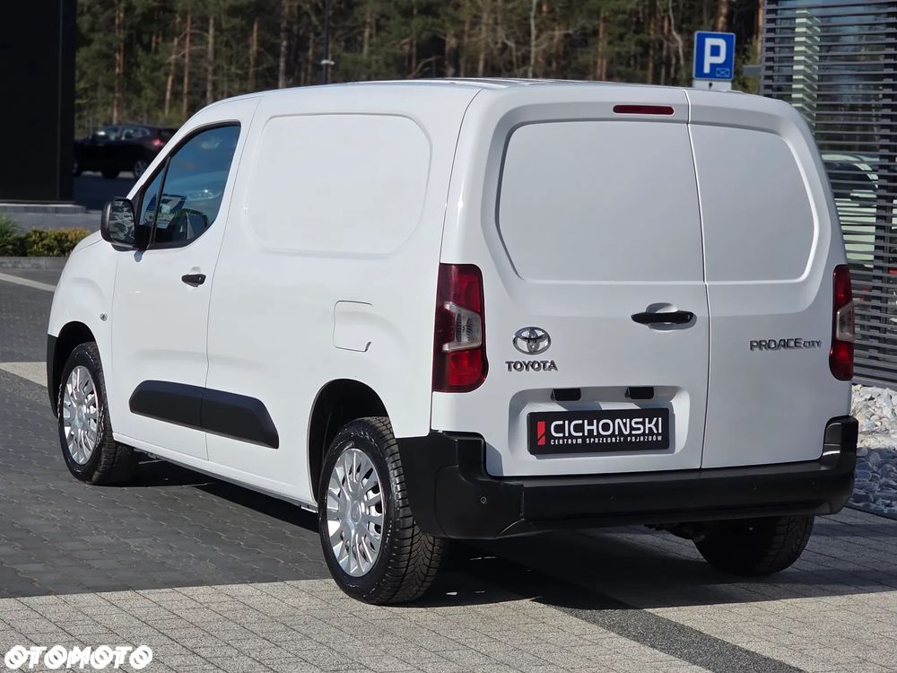 Toyota Proace City 2.0t 1.5 D-4d 100KM  3 OSOBOWA Furgon Blaszak BEZWYPADKOWA z Polskiego Salonu I Pierwszy i Jedyny Właściciel I Pełna Faktura Vat 23% - 10