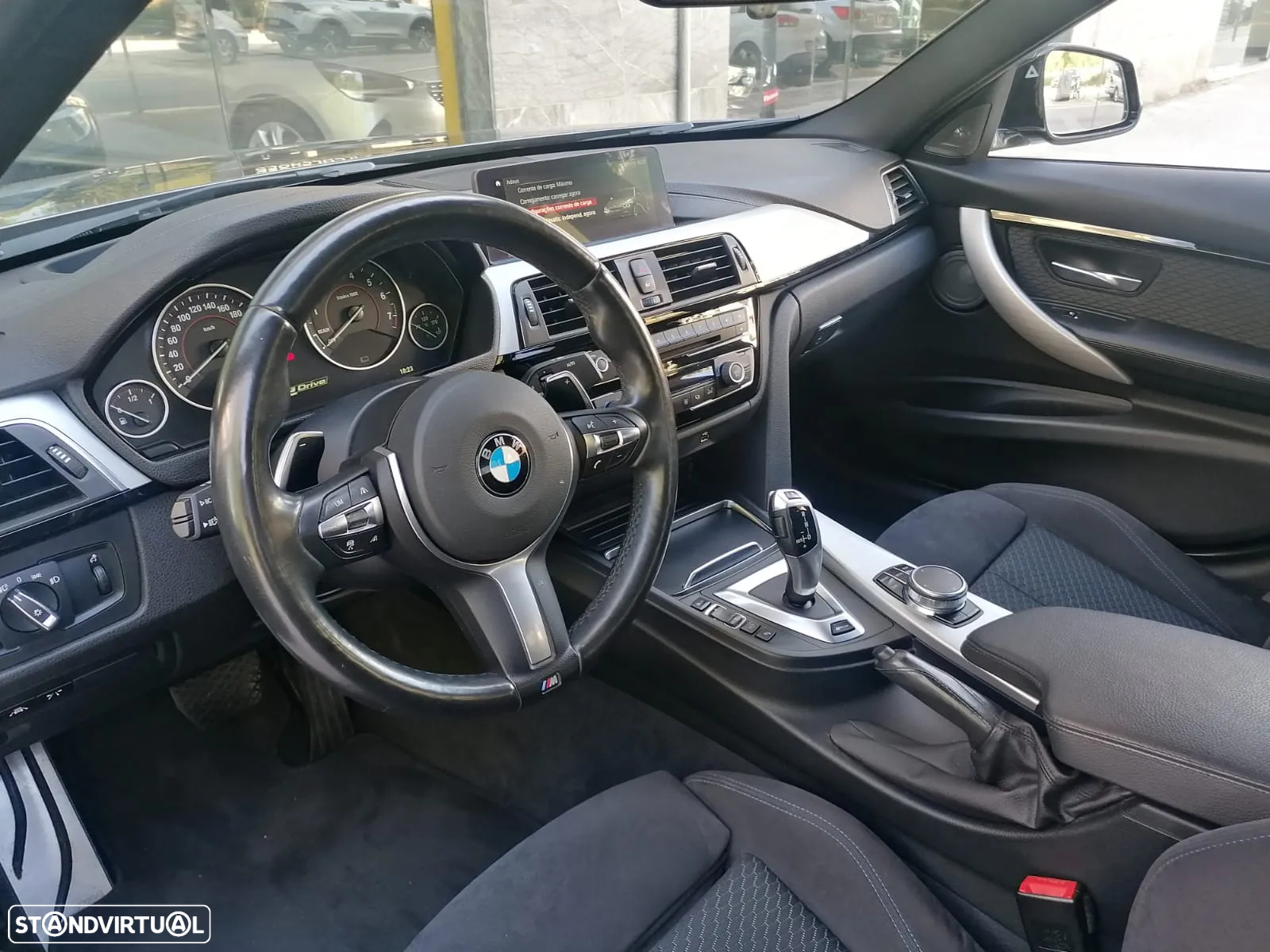 BMW 330 e iPerformance Pack M - 31