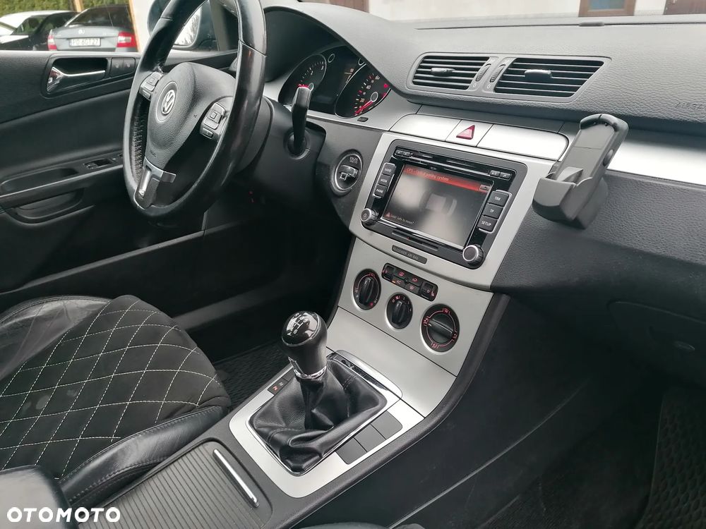 Volkswagen Passat 2.0 TDI Comfortline - 13