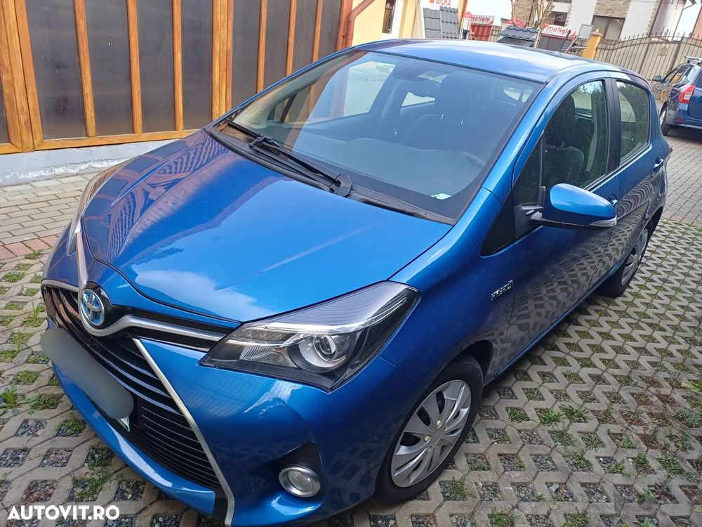 Toyota Yaris 1.5 VVT-i HSD Luna - 1