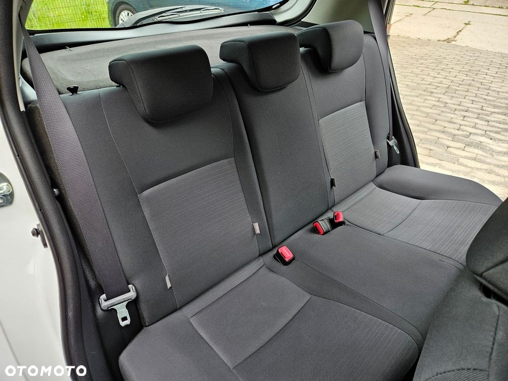 Toyota Yaris - 22