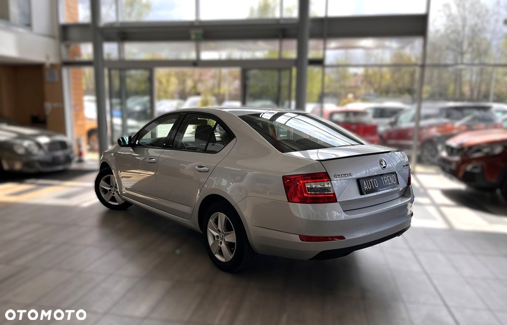 Skoda Octavia 1.5 TSI ACT Style DSG - 4