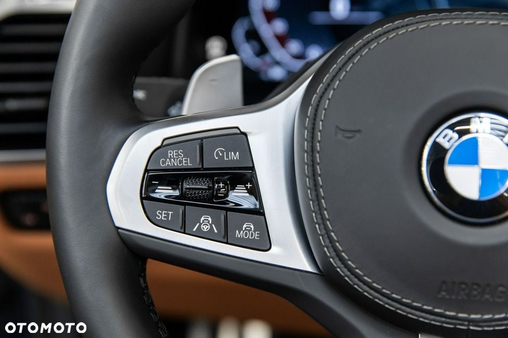 BMW Seria 8 840i - 36