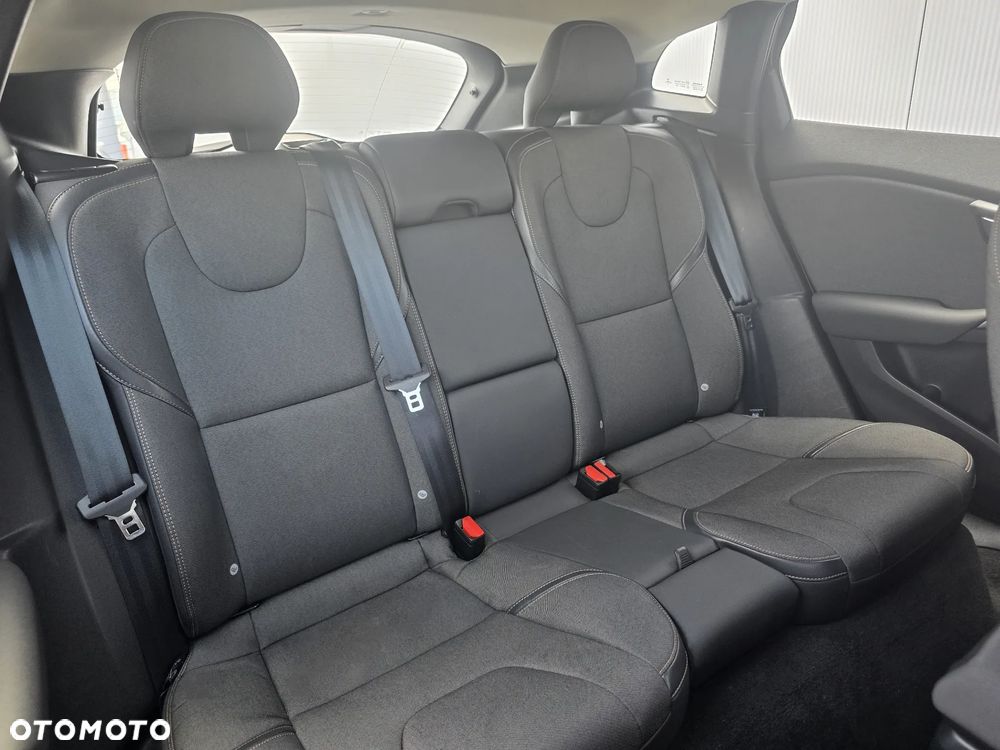 Volvo V40 Cross Country D3 Drive-E SCR Momentum - 17