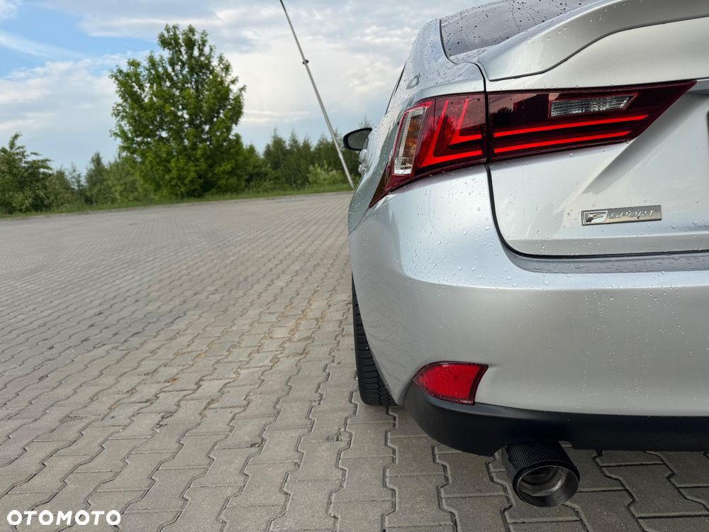 Lexus Inny - 10