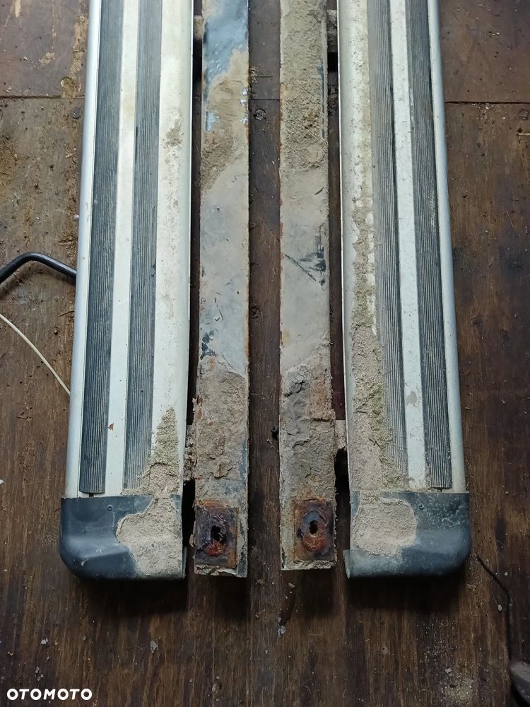 Stopnie boczne orurowanie progi Toyota Rav 4  RAV4 - 4