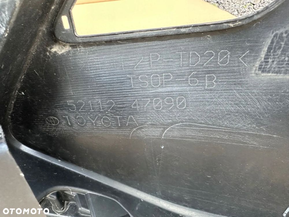 ZDERZAK Toyota Prius Prime 2017 ORYGINAŁ ŁADNY STAN - 13