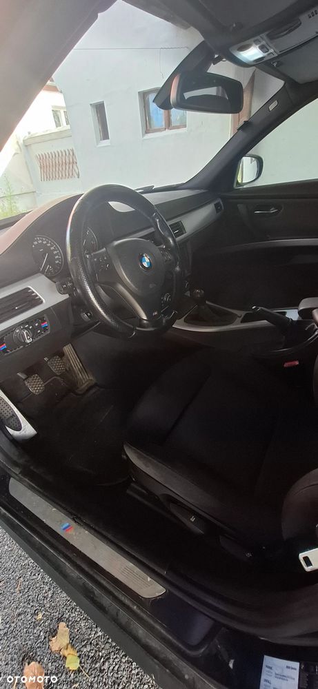 BMW 3 Series 2011 photo 5