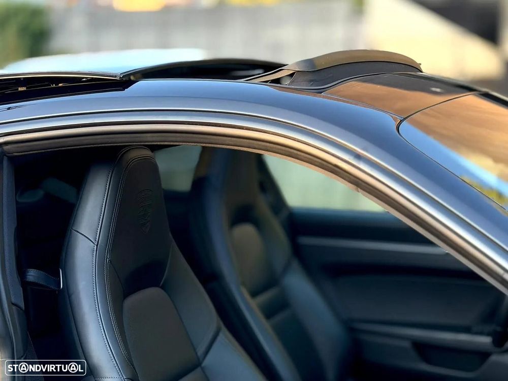 Porsche 911 (992) Carrera 4 PDK - 8