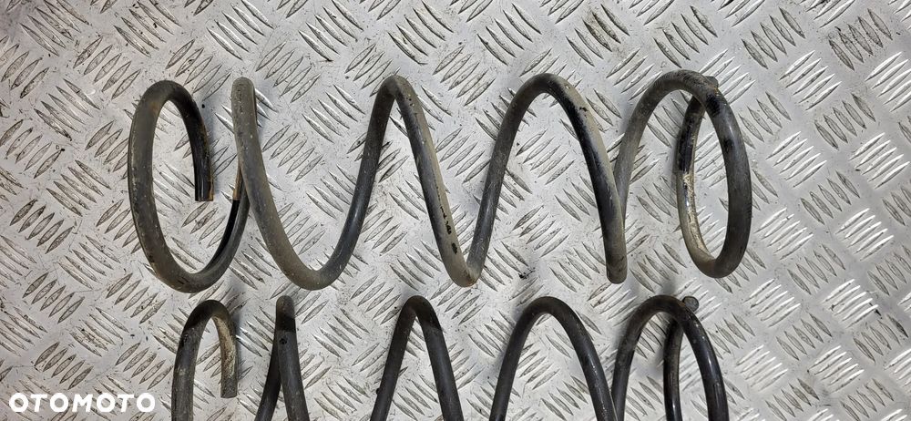 Ssangyong Musso Sprężyny Tył Tylne - 2