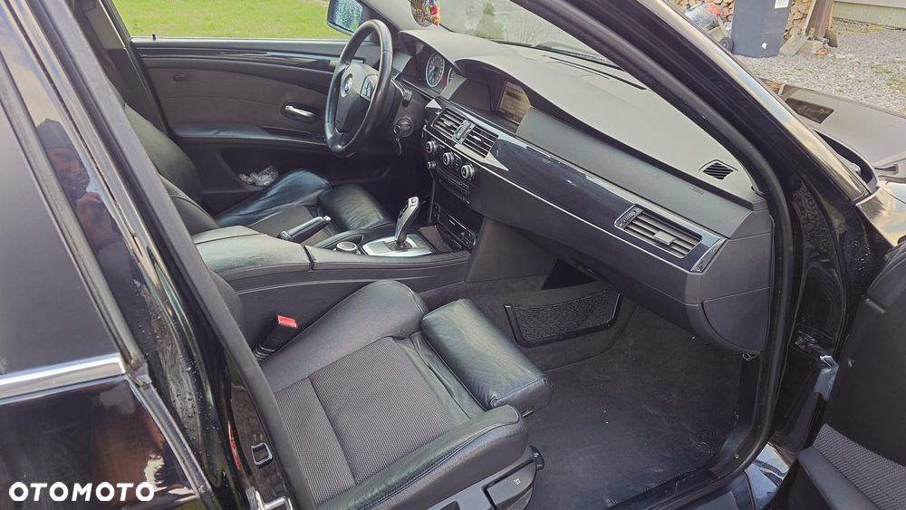 BMW Seria 5 525d - 9
