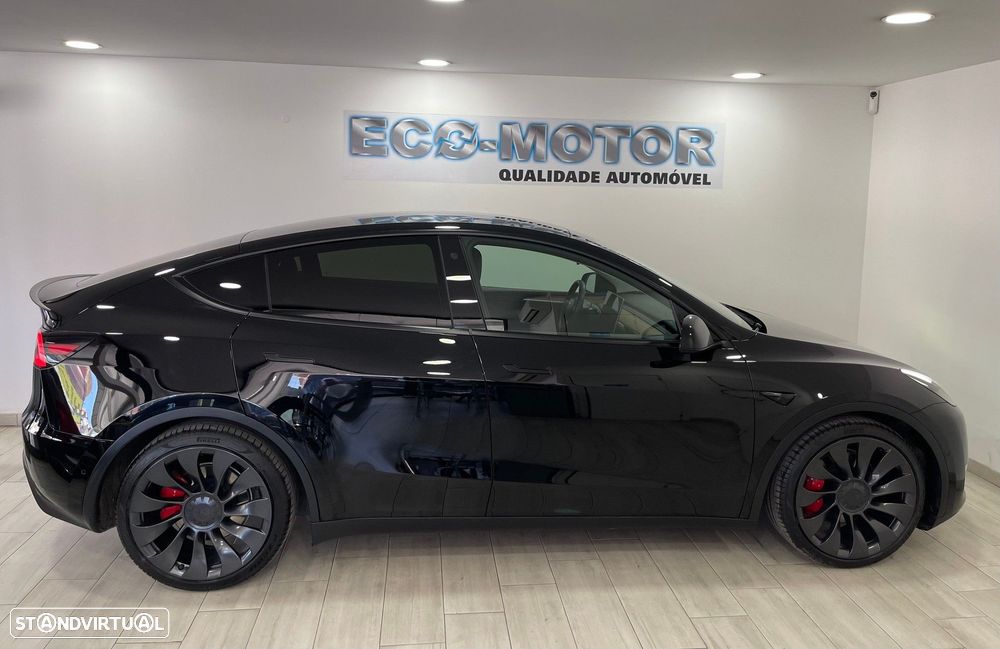 Tesla Model Y Performance Dual Motor AWD - 14