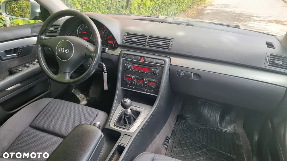 Audi A4 Limousine - 7