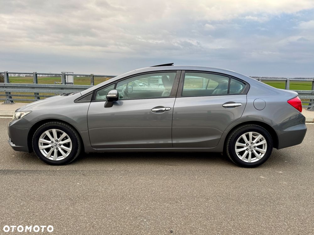 Honda Civic 1.8 Executive i-SHIFT - 4