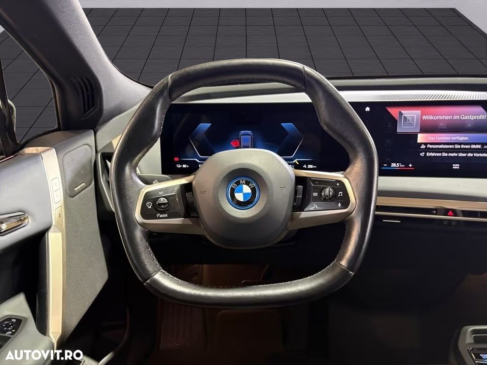 BMW iX xDrive40 - 14