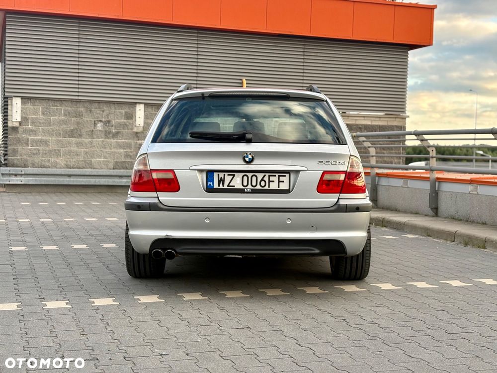 BMW Seria 3 330xi - 14