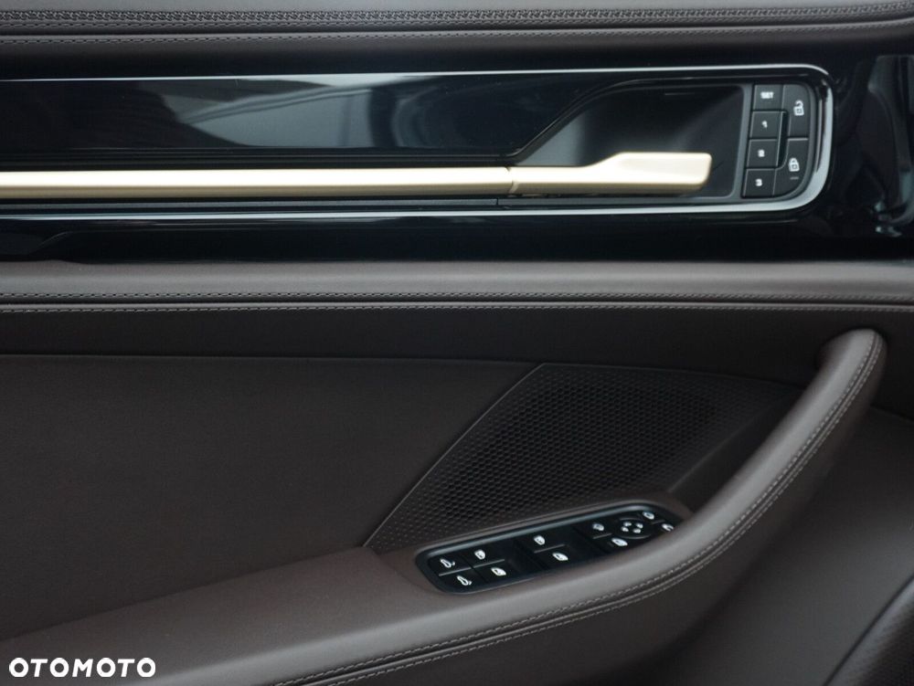 Porsche Panamera 4 - 27
