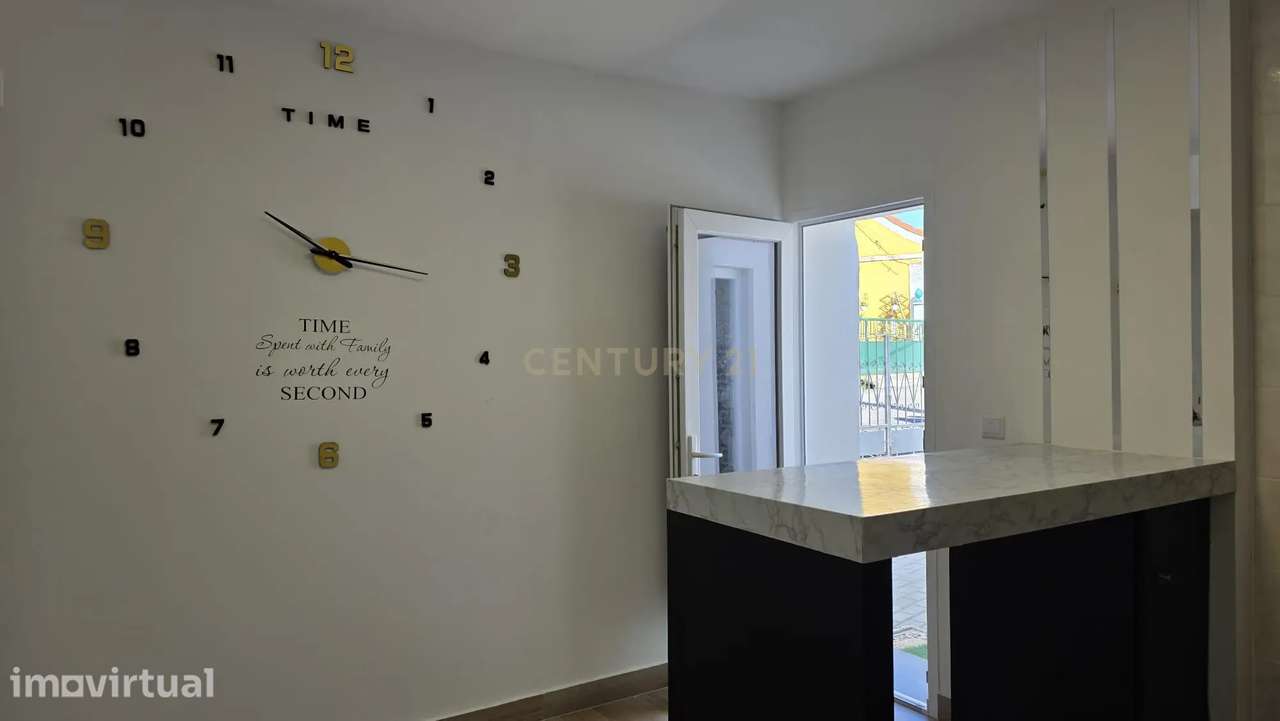 Moradia T-2, renovada com Jardim e Garagem, para arrendamento, em Albe - Grande imagem: 4/36