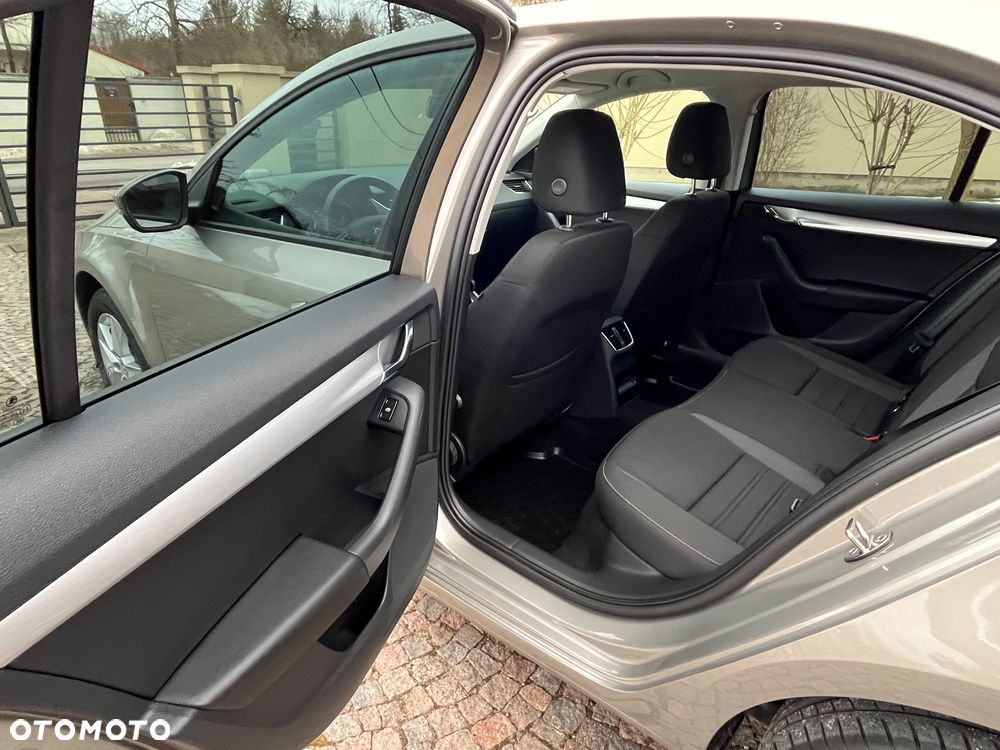 Skoda Octavia 1.4 TSI Ambition - 40