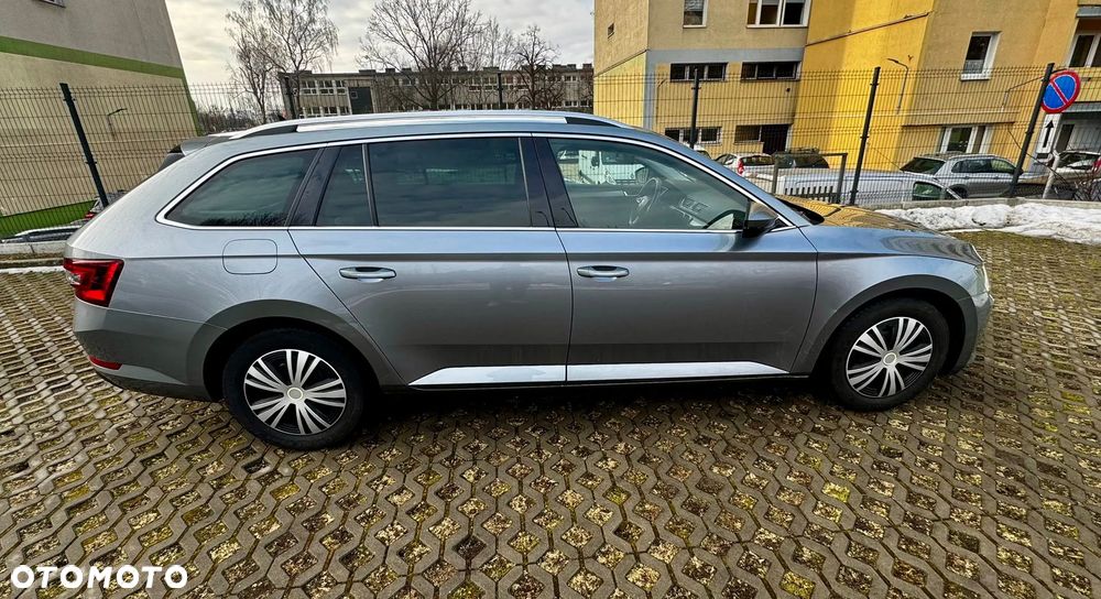 Skoda Superb 2.0 TDI Style DSG - 8