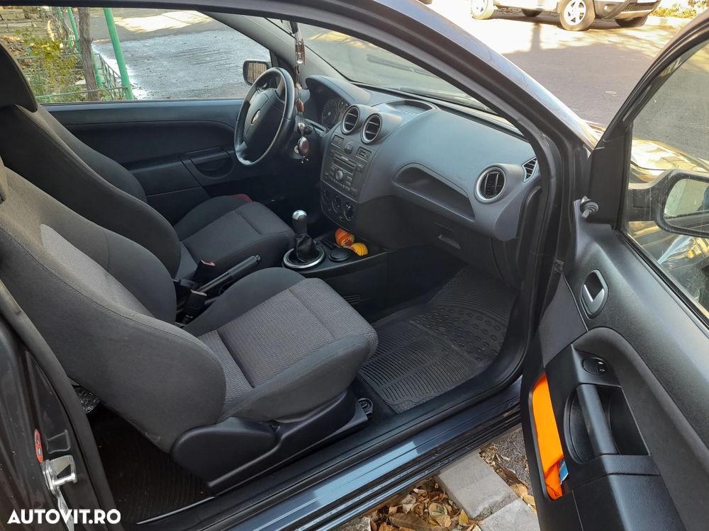 Ford Fiesta 1.6 Sport - 8