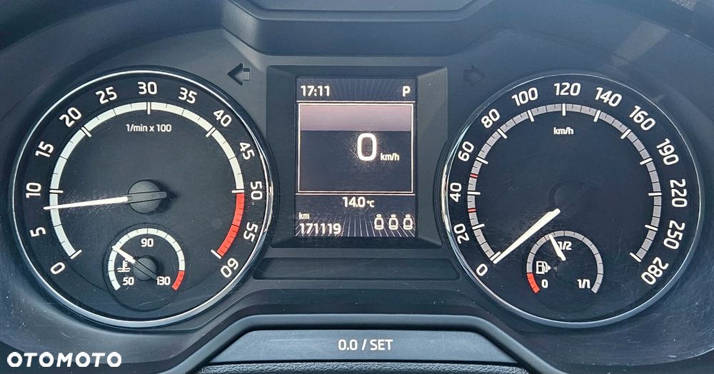 Skoda Octavia 2.0 TDI DSG RS - 18