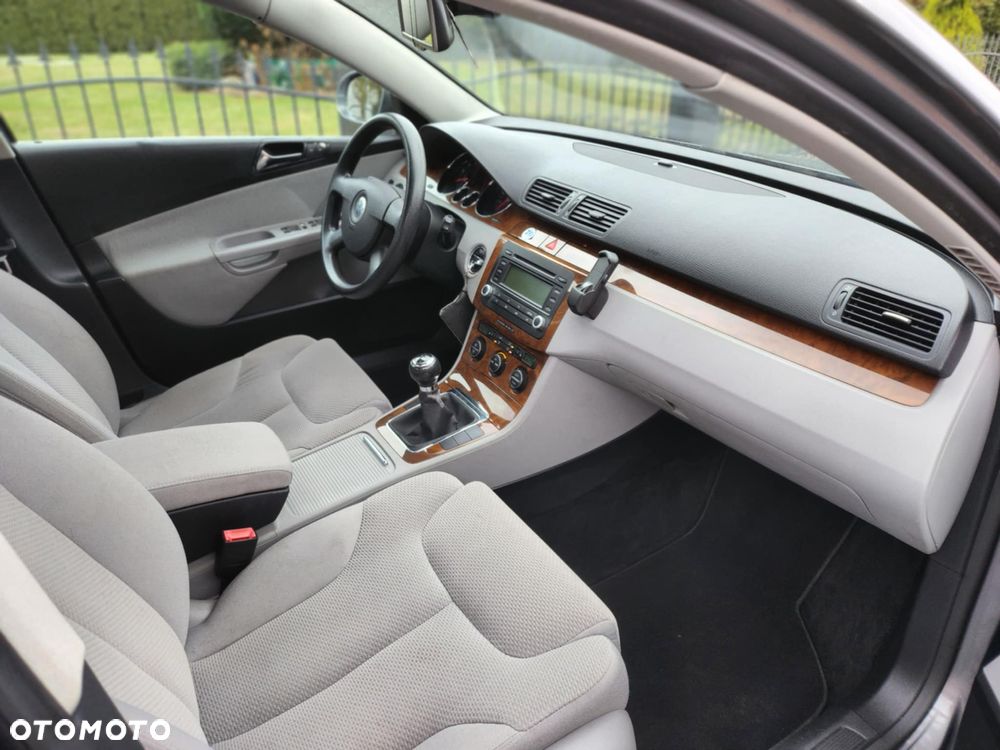 Volkswagen Passat - 8