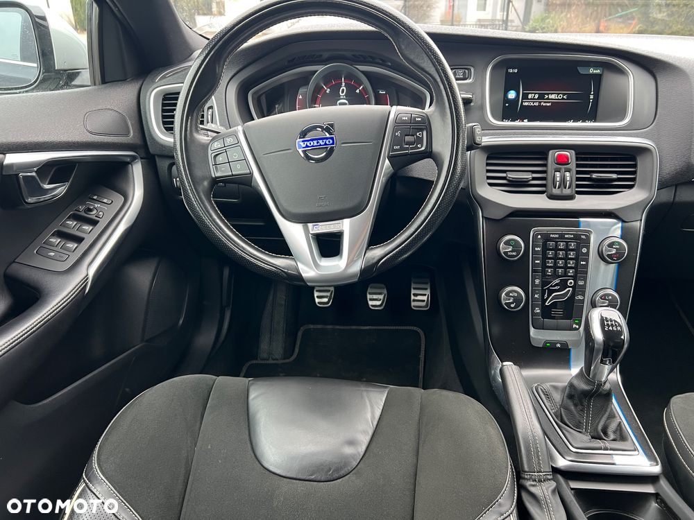 Volvo V40 D3 R Design - 21