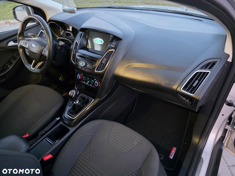 Ford Focus SW 2.0 TDCi Titanium ASS - 23