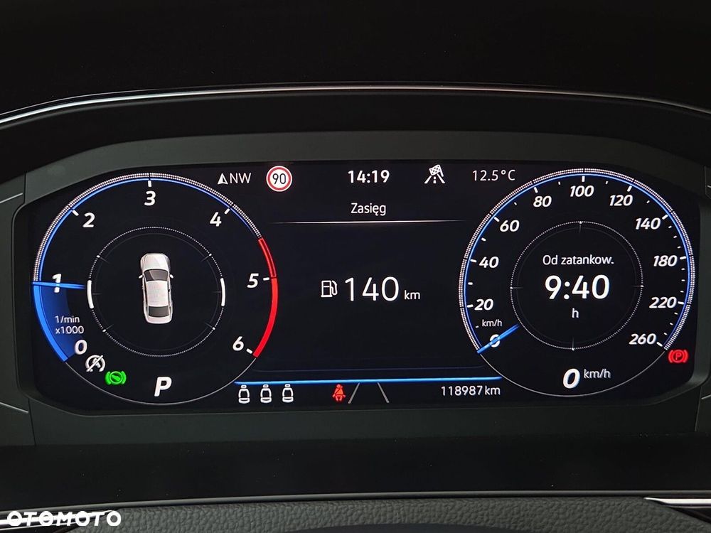 Volkswagen Passat - 13