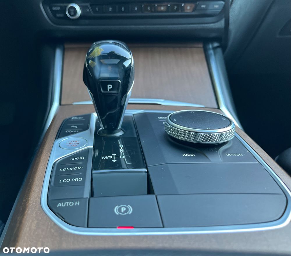 BMW Seria 3 330i - 27