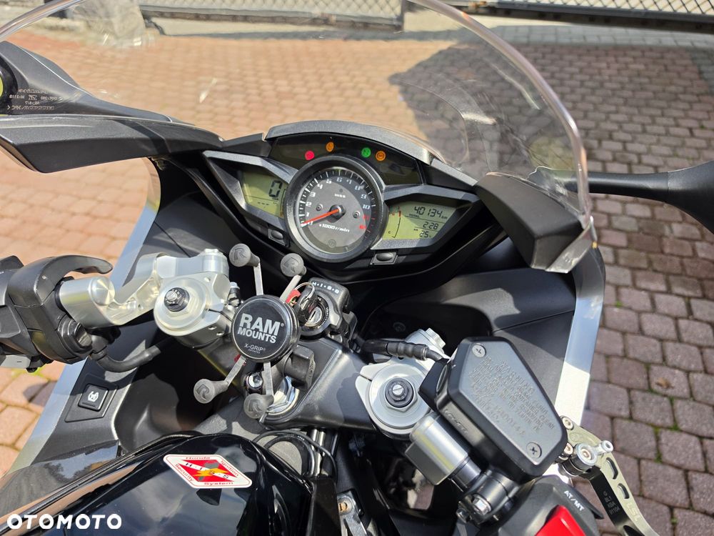 Honda VFR - 24