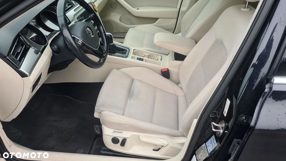Volkswagen Passat 1.6 TDI (BlueMotion Technology) DSG Comfortline - 22