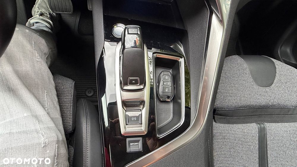 Peugeot 3008 1.2 PureTech Allure Pack S&S EAT8 - 28