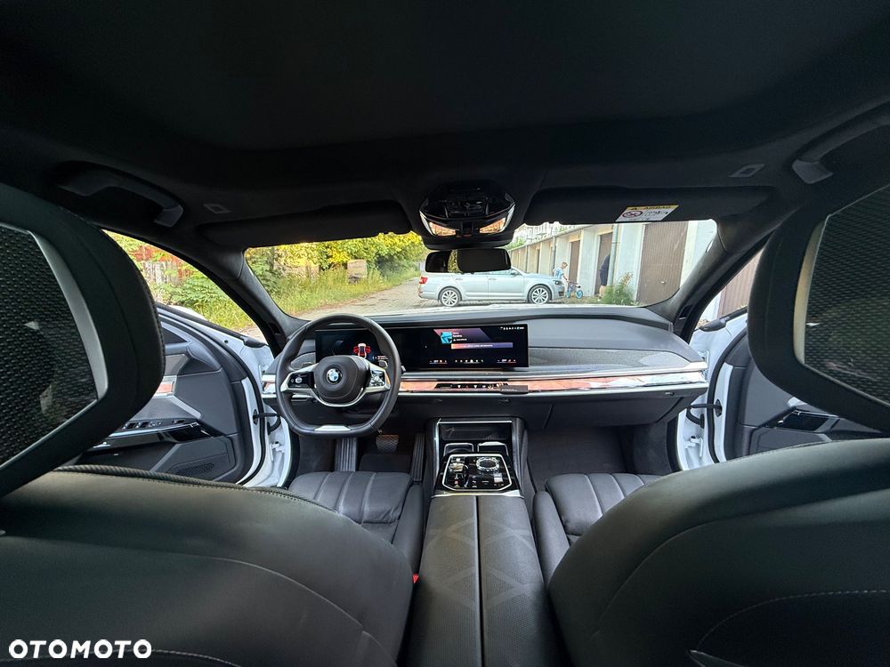 BMW Seria 7 - 11