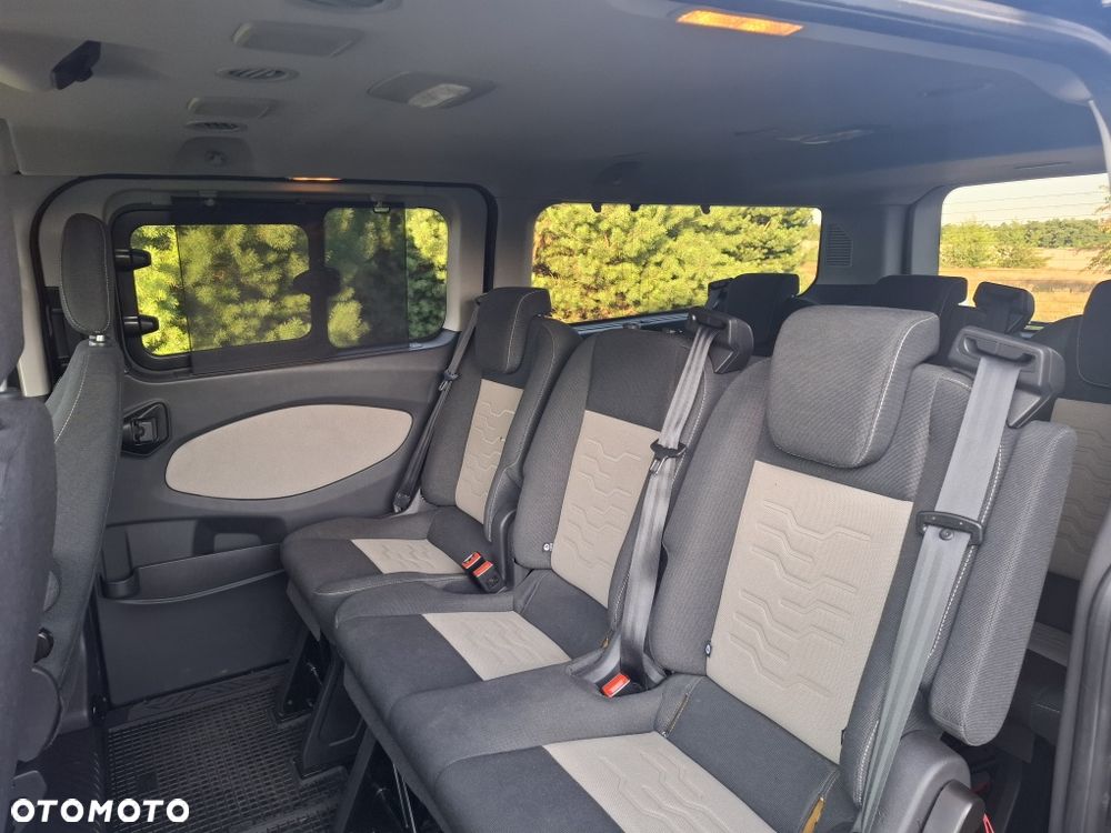 Ford Tourneo Custom - 6