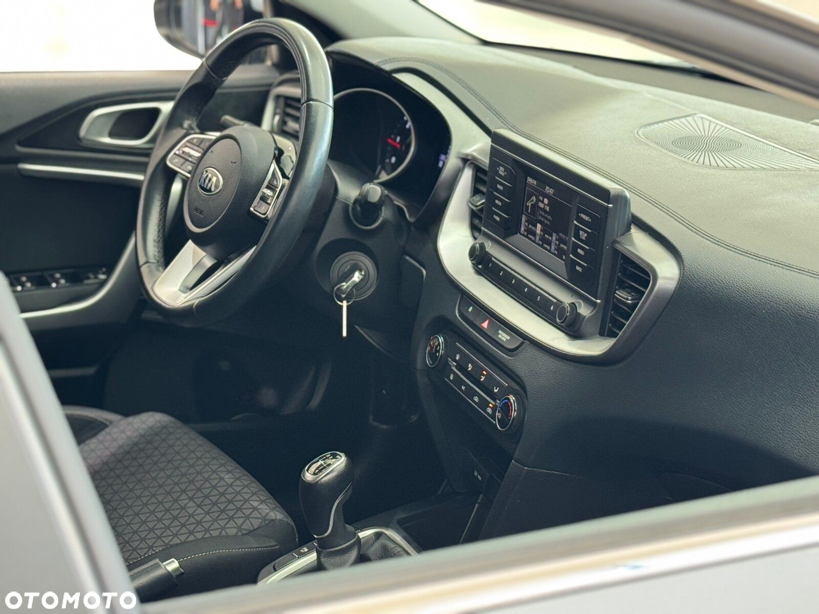 Kia Ceed - 37