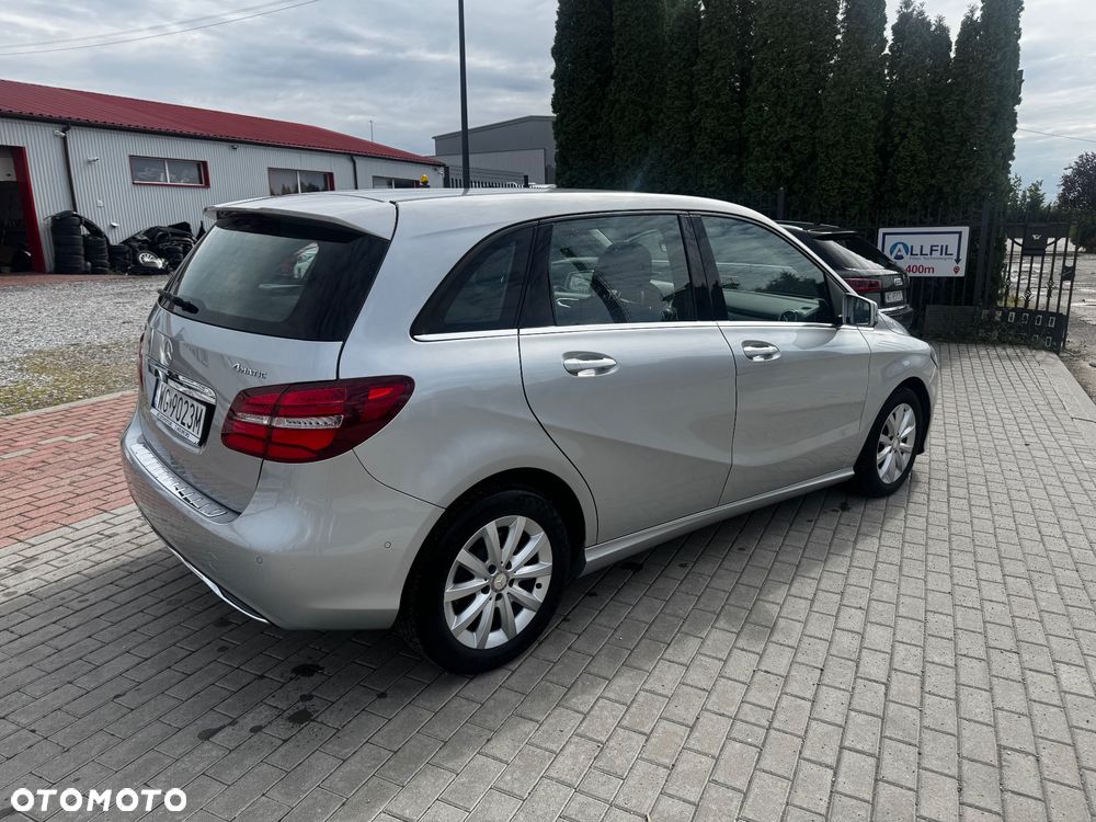 Mercedes-Benz B-Class 2015 photo 3