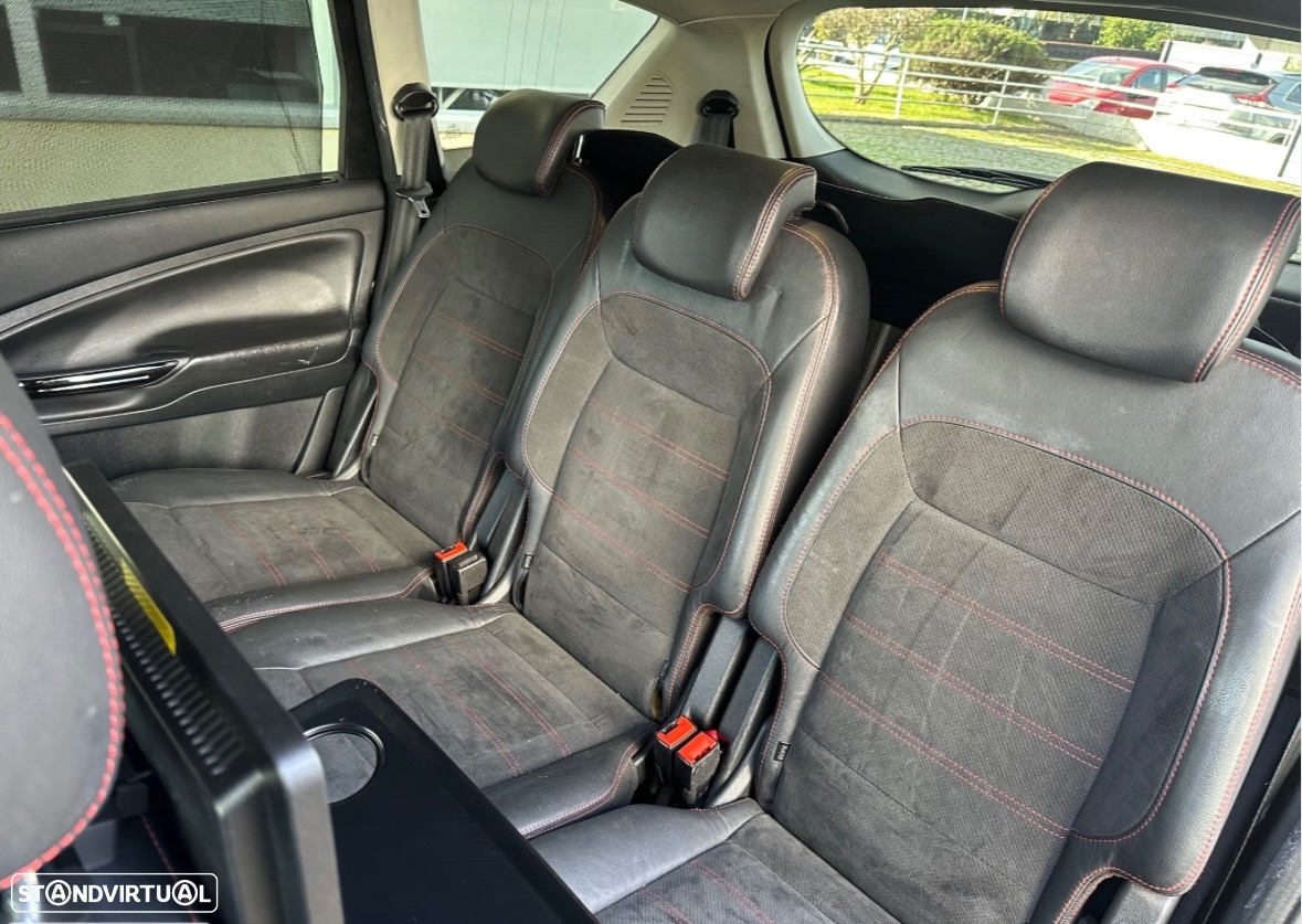 Ford S-Max 2.0 TDCi Titanium 7L - 31