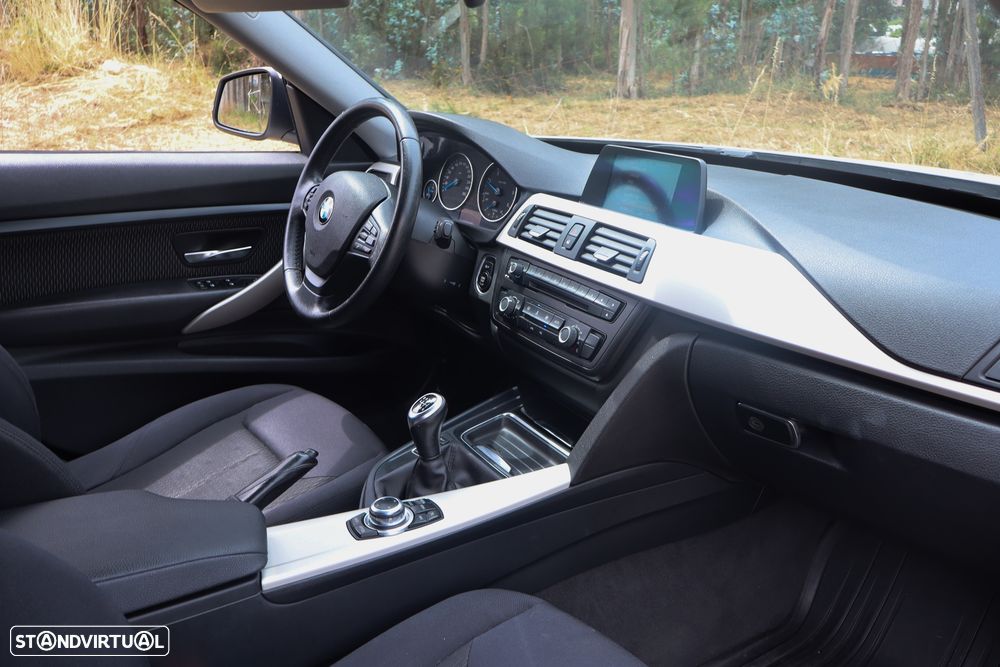 BMW 320 d xDrive Sport Line — fotografia 11