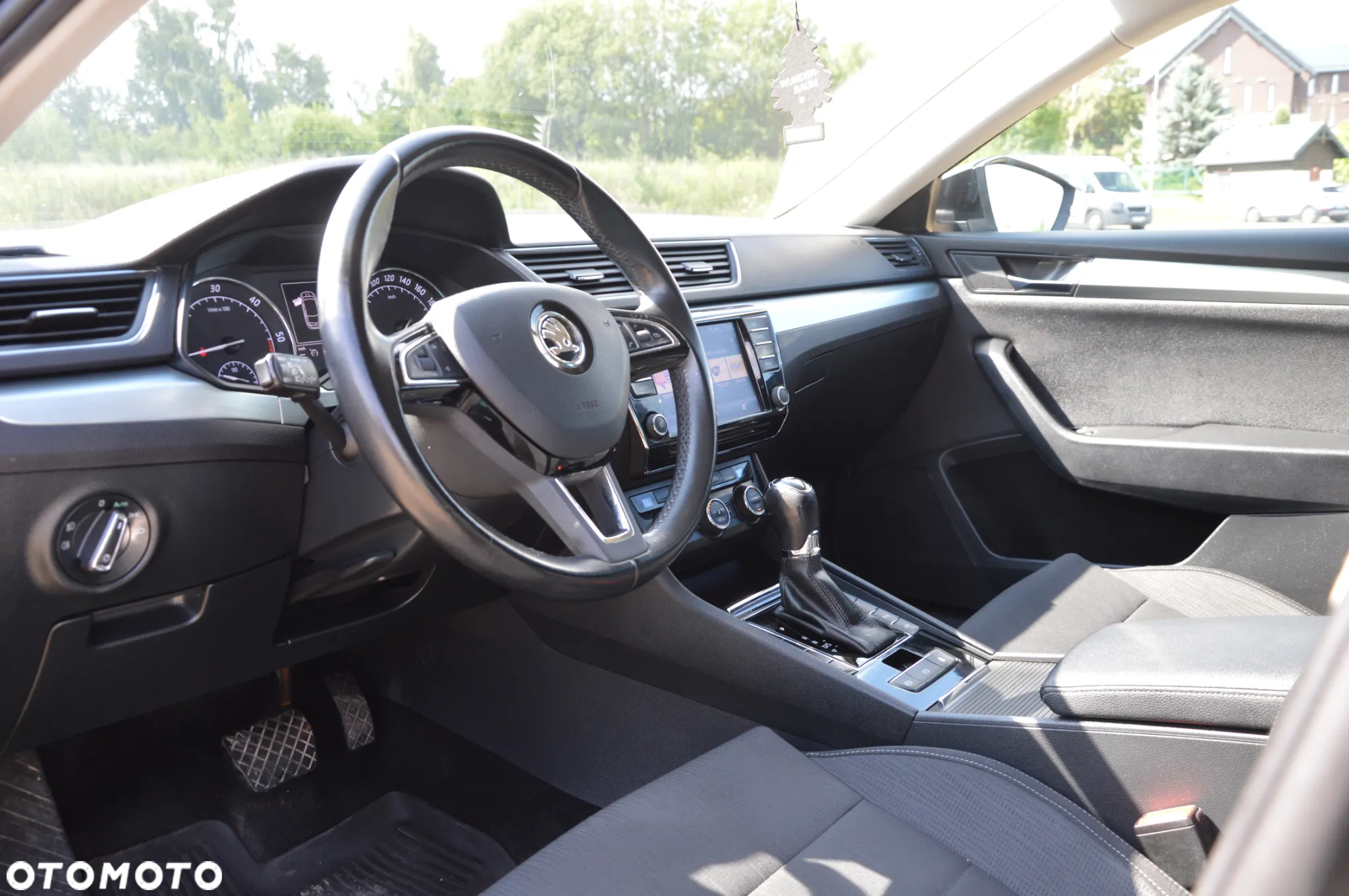 Skoda Superb 2.0 TDI Ambition DSG - 11